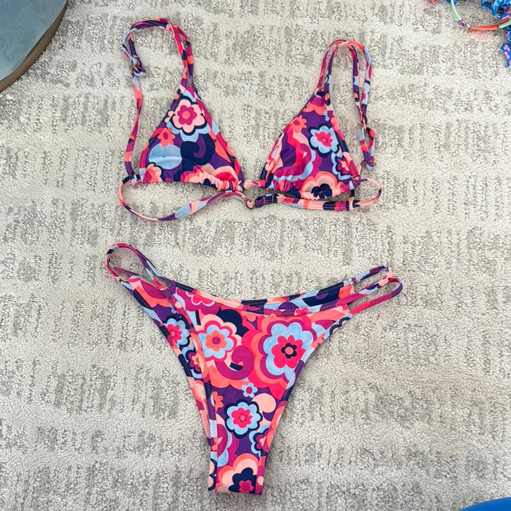 Kulani Kinis Floral Bikini